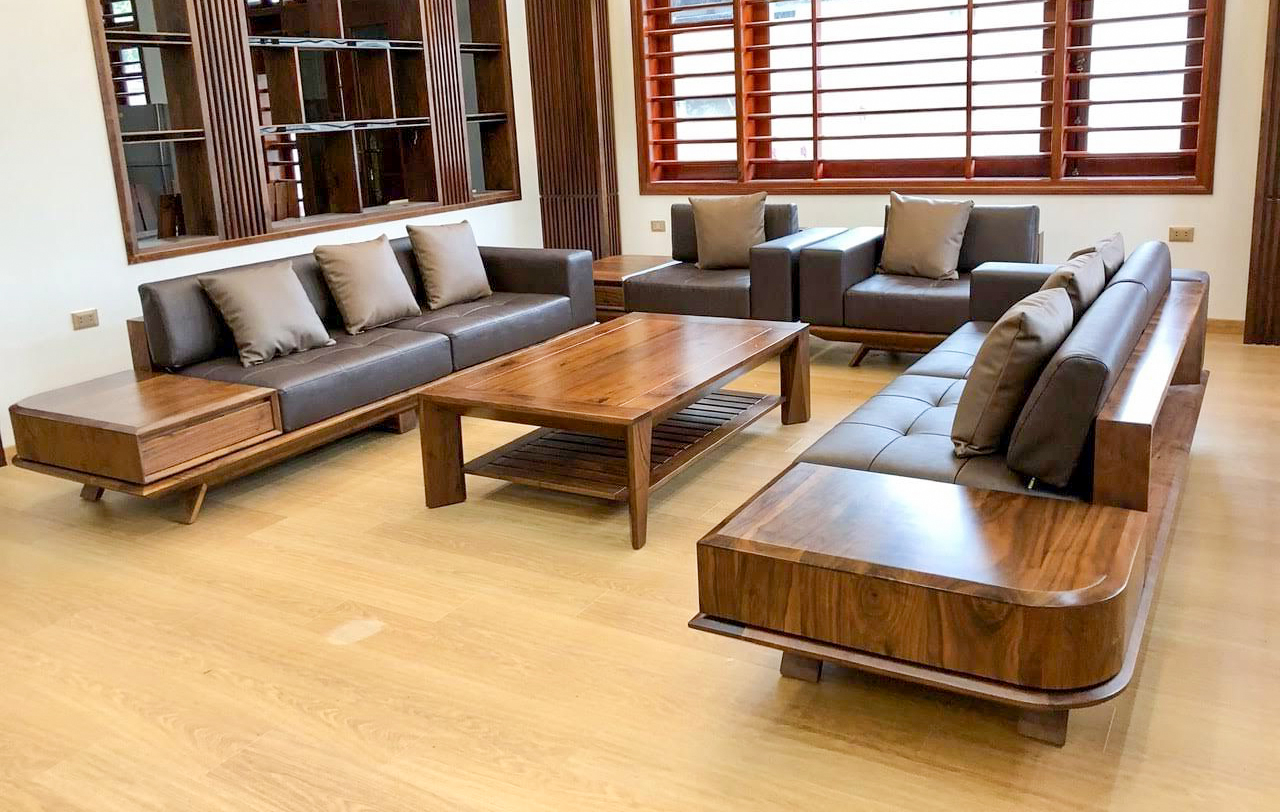 Bộ sofa phòng khách gỗ có màu nâu tự nhiên nhìn rất sang trọng và đẳng cấp