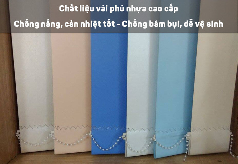 Cận cảnh chất liệu vải phủ nhựa PVC của màn cửa bằng nhựa lá dọc chống thấm nước