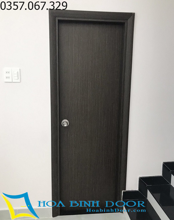 Cửa nhựa ABS vân gỗ tối màu