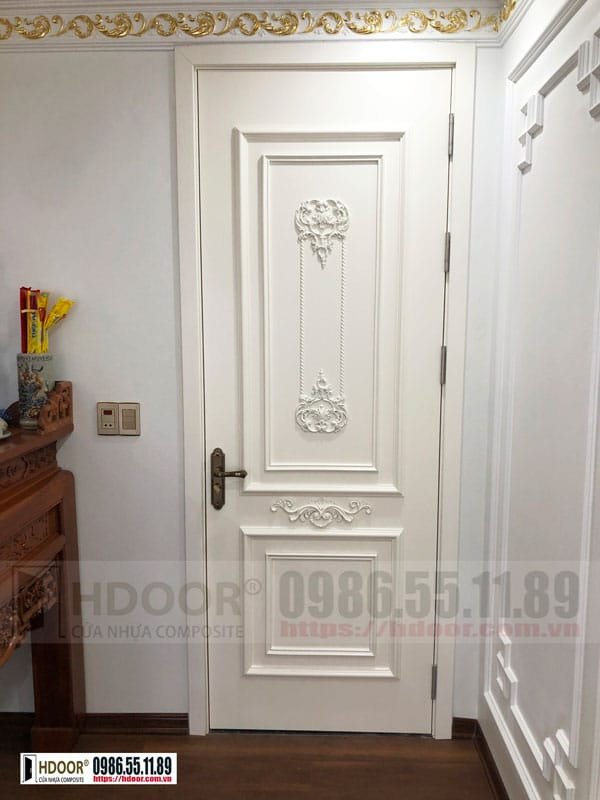 Cửa nhựa composite cao cấp phào chỉ được lắp đặt trong biệt thự tại Quảng Ninh