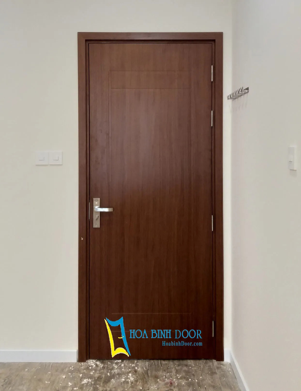 Cửa nhựa composite lắp đặt cho phòng tắm chống nước hiệu quả