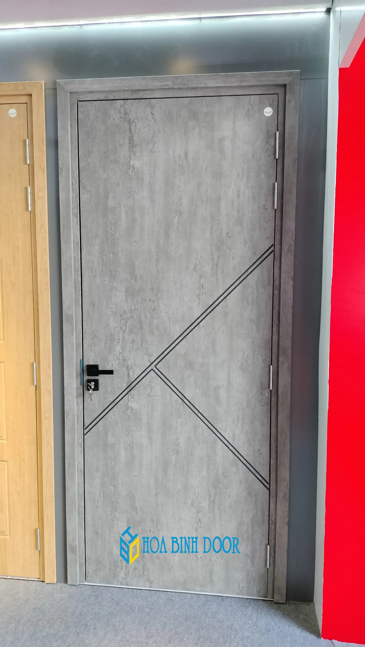 Cửa nhựa composite màu kem