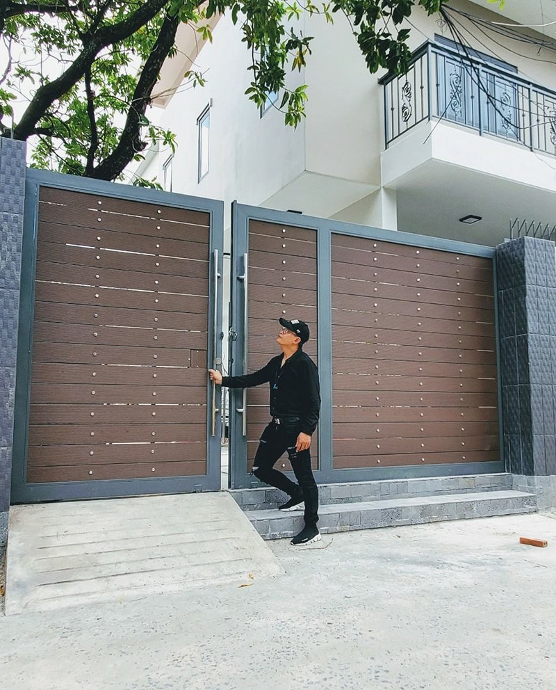 Cửa nhựa giả gỗ 4 cánh ngoại thất đẳng cấp