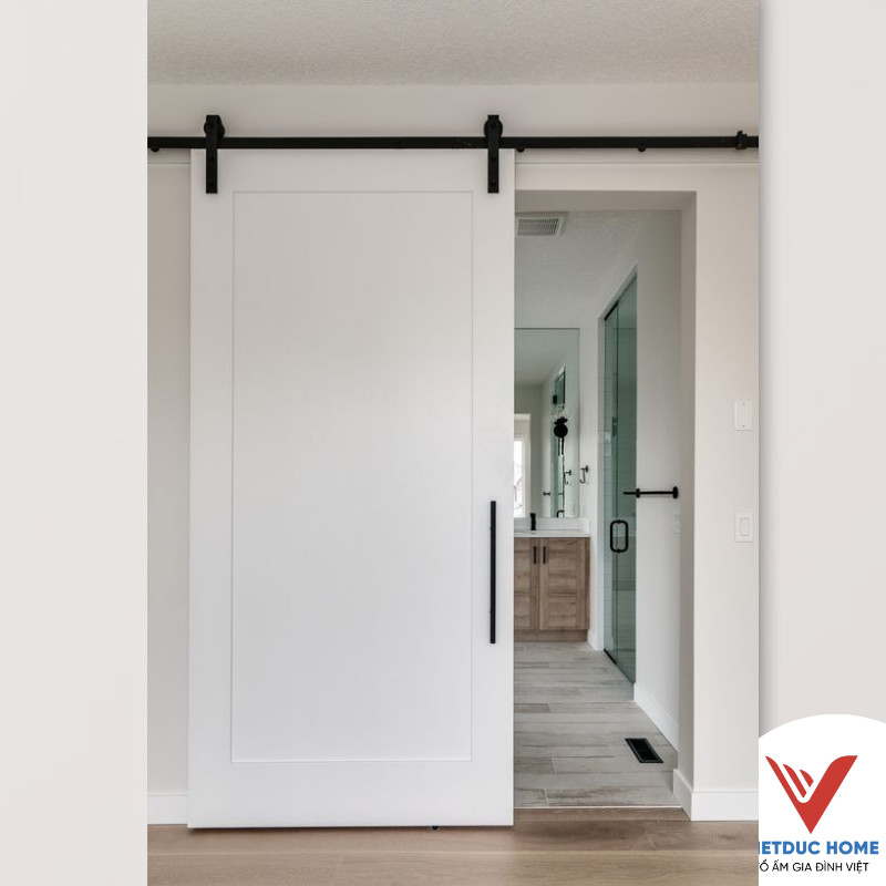 Cửa nhựa gỗ composite trắng với vân nổi sang trọng