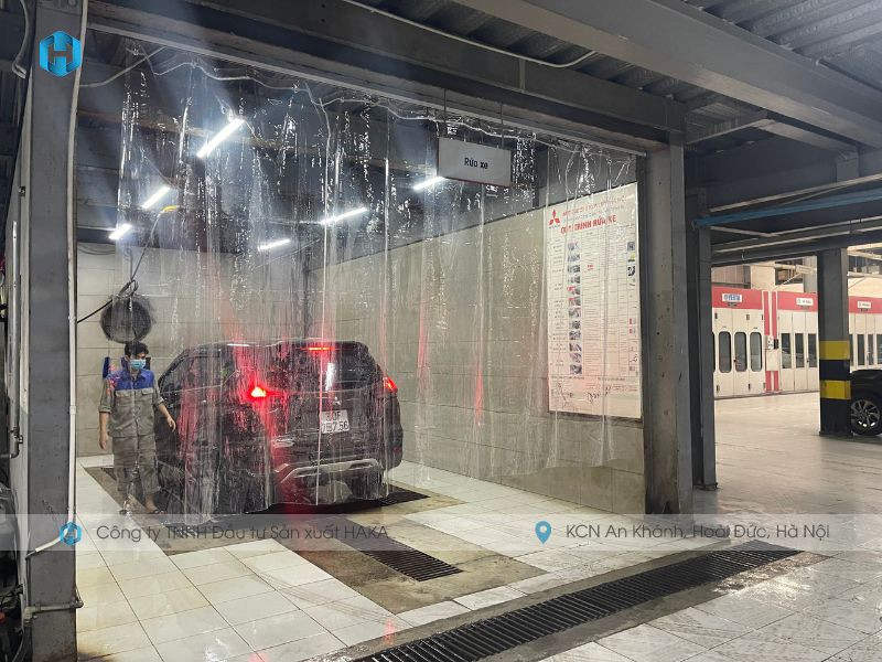 Cửa nhựa kéo ngang dạng sun chắn nước và bụi cho gara ô tô