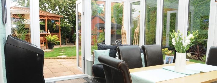 Cửa nhựa lõi thép Đông Á Smartwindow vân gỗ 3D bền đẹp cho không gian hiện đại