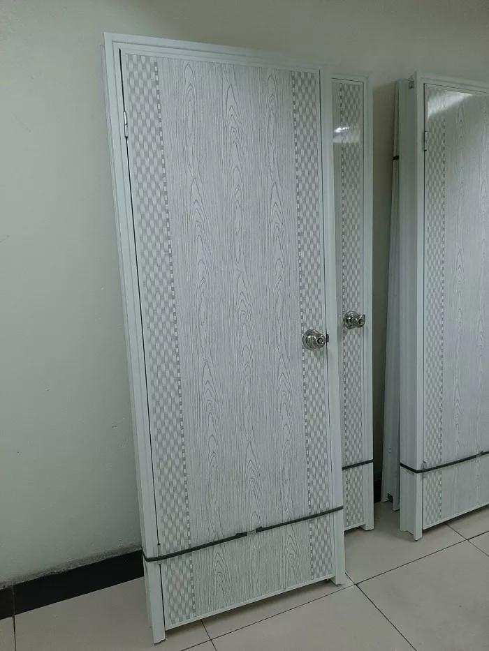 Cửa nhựa nhà tắm giá rẻ PVC đa dạng màu sắc và mẫu mã