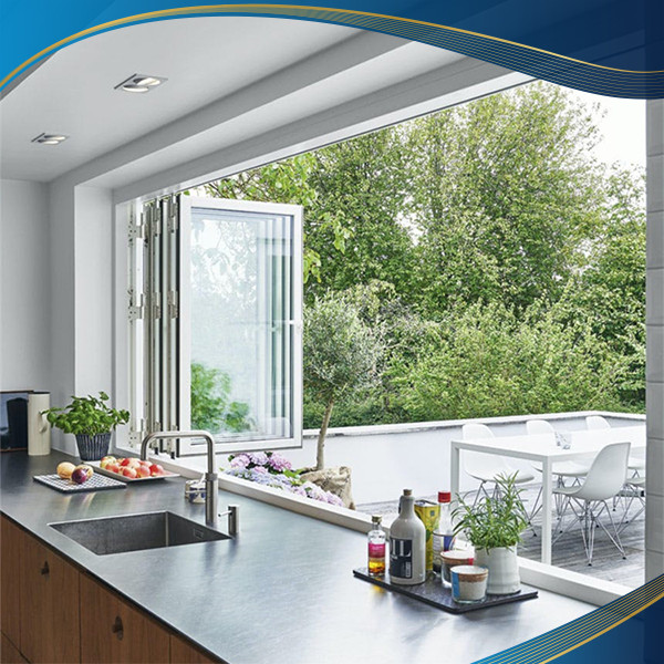 Cửa sổ nhựa lõi thép uPVC 6 cánh mở xếp trượt để tận dụng tối đa ánh sáng tự nhiên cho nhà bếp