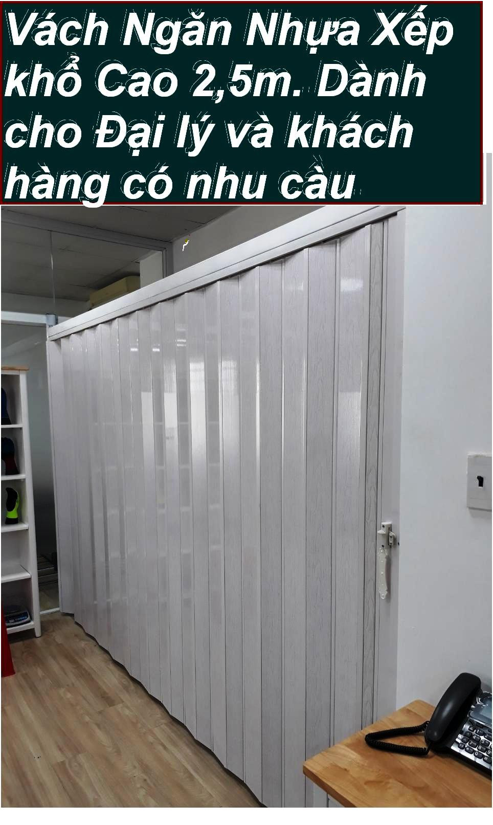 Cửa xếp nhựa khổ lớn màu xám đậm, dùng làm vách ngăn linh hoạt