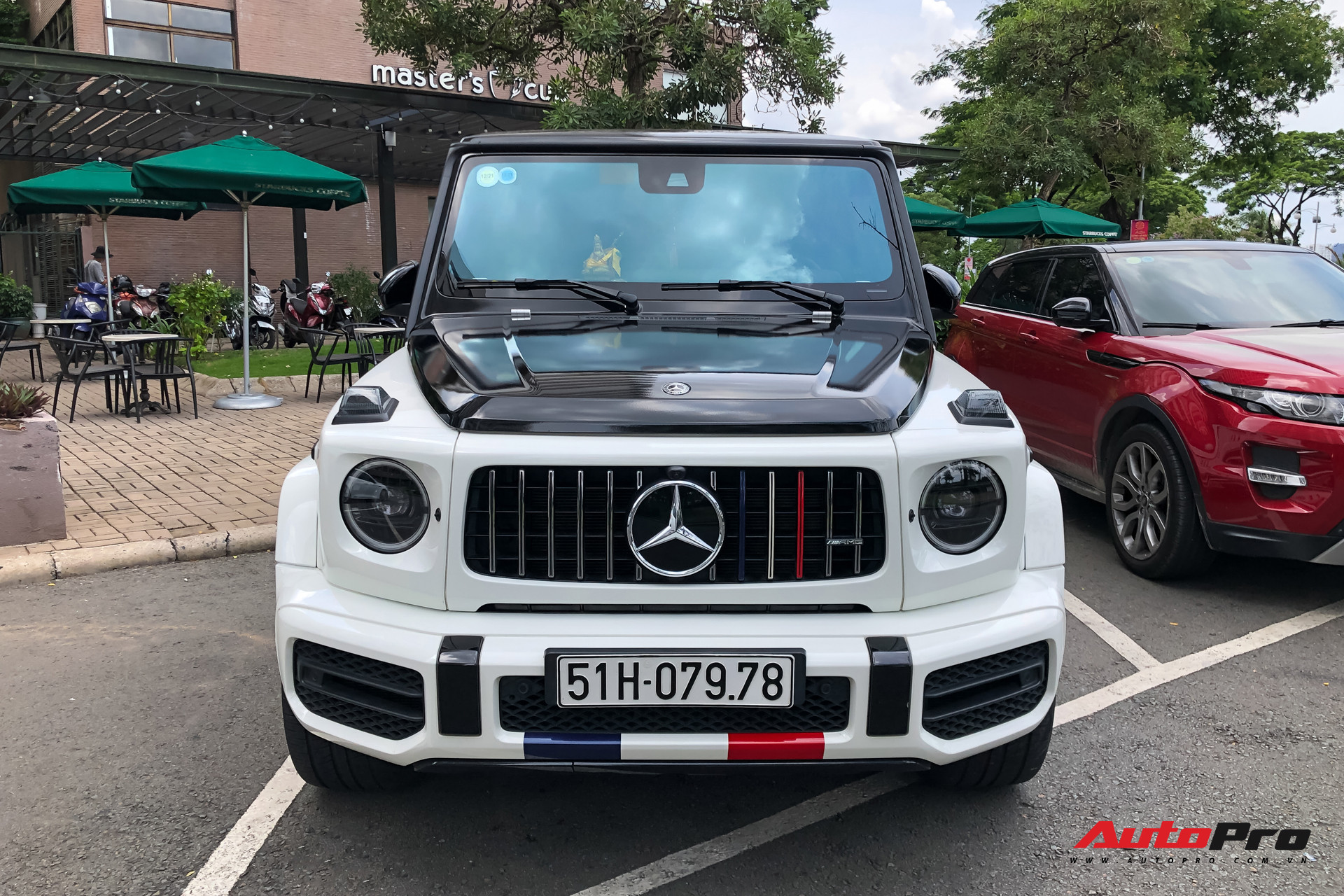 Góc nhìn cận cảnh đặc điểm nhận dạng của Mercedes G63 Edition 1 của Minh Nhựa