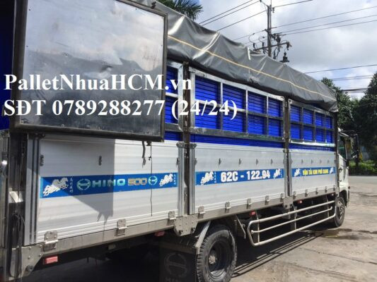 Kho hàng lớn của NNM GROUP, nơi cung cấp đa dạng các loại pallet nhựa cũ nhập khẩu và sản xuất trong nước, mang đến những hình ảnh của pallet nhựa cũ HCM chất lượng cao.