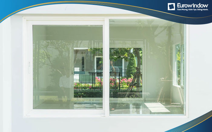 Kích thước khung và cánh cửa nhựa lõi thép phụ thuộc vào kiểu mở và diện tích lắp đặt