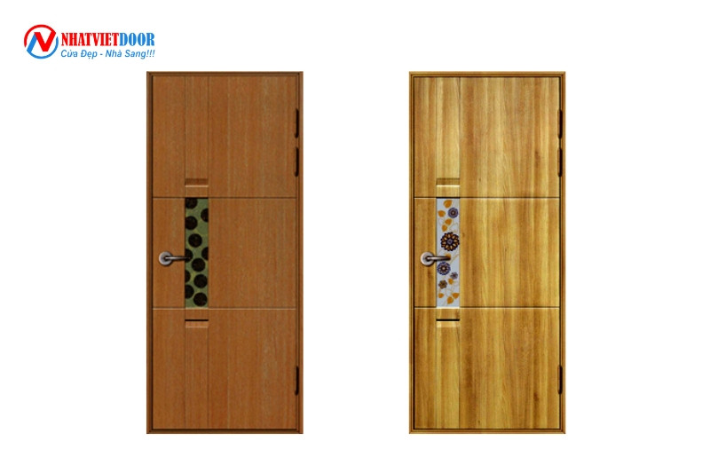 Mẫu cửa có hoa văn ở gần tay nắm cửa