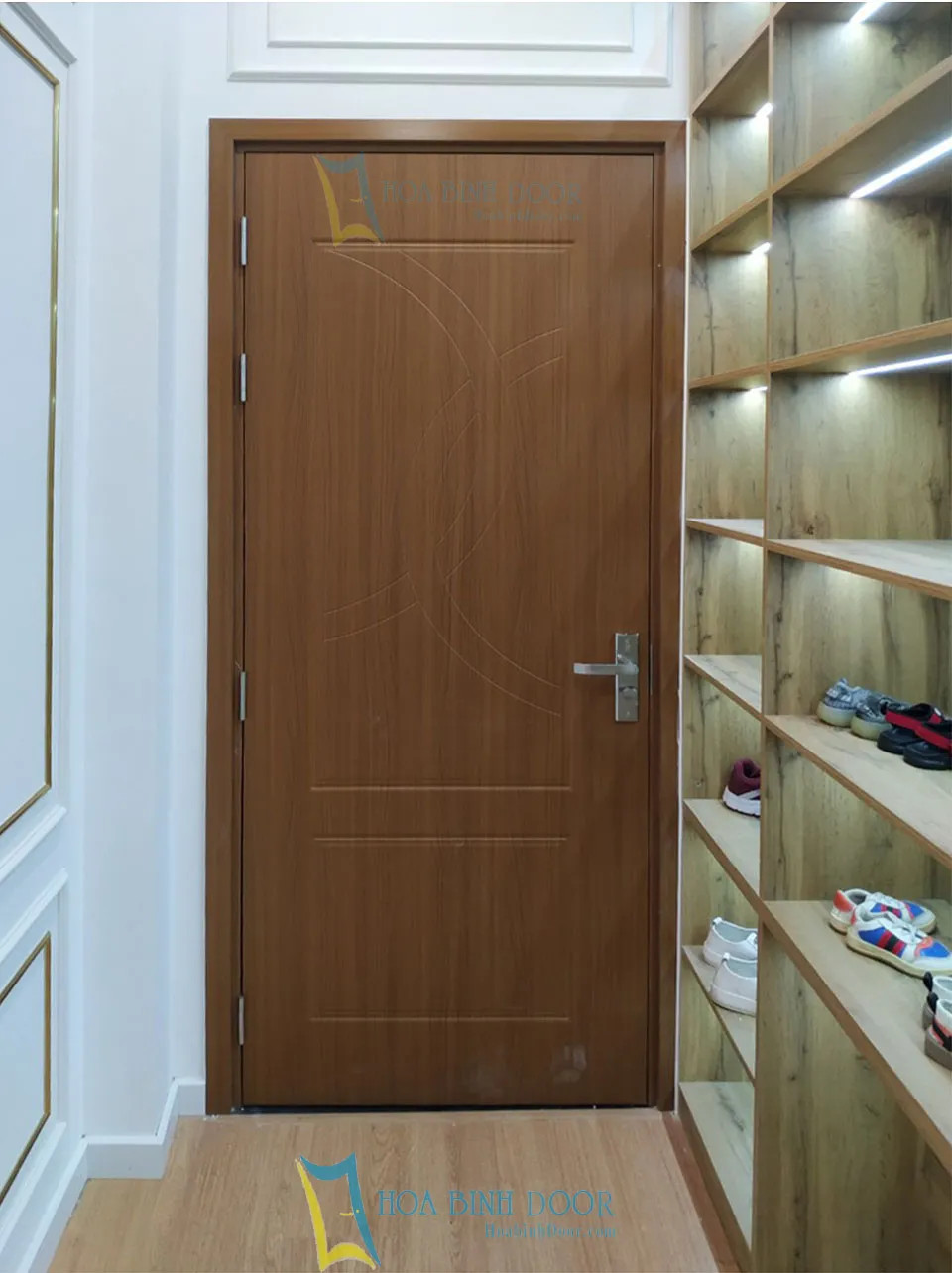 Mẫu cửa nhựa composite cho phòng tắm