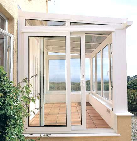 Mẫu cửa nhựa lõi thép uPVC màu trắng bền đẹp, tiết kiệm năng lượng