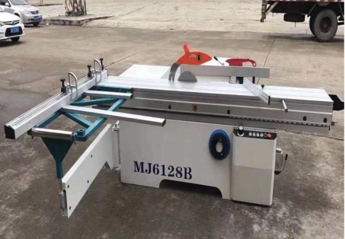 máy cưa bàn trượt cắt nhựa