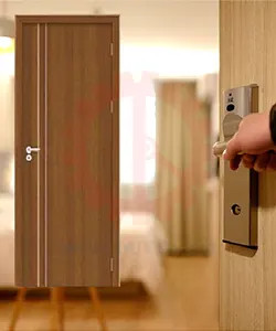 Sản xuất cửa gỗ nhựa composite với nhiều kiểu dáng