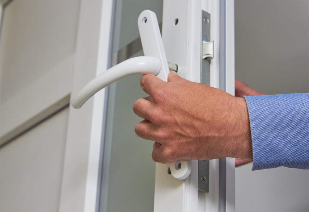 Thay thế ổ khóa cửa nhựa lõi thép chất lượng cao