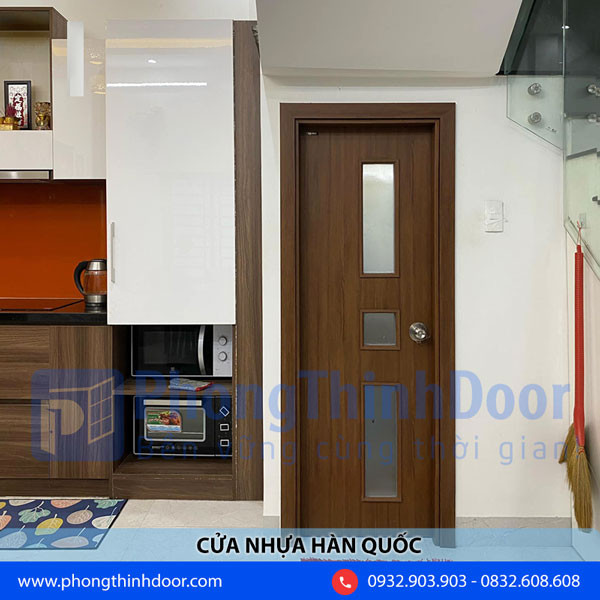 Thi công cửa nhựa ABS Hàn Quốc giả gỗ tại chung cư
