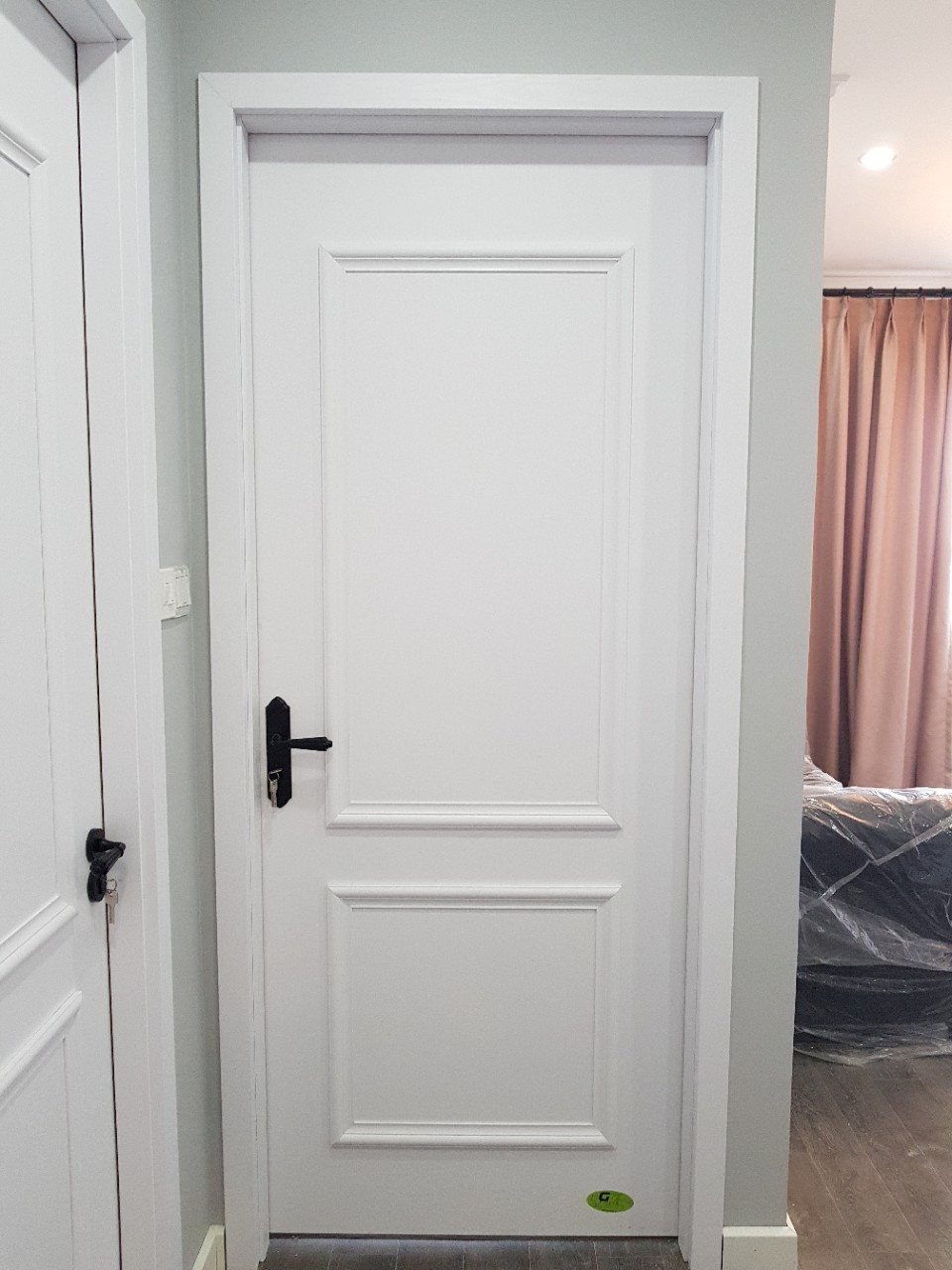 Thiết kế cửa nhựa composite sang trọng cho nội thất ngôi nhà