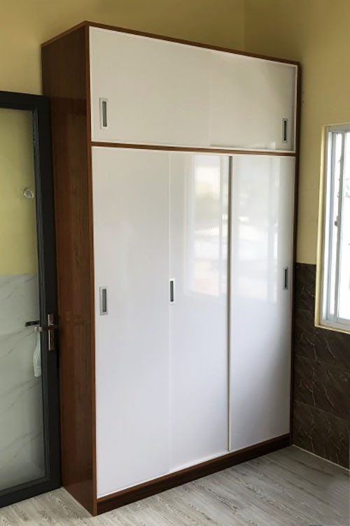 Tủ nhựa giả gỗ 3 cánh lùa màu trắng vân gỗ