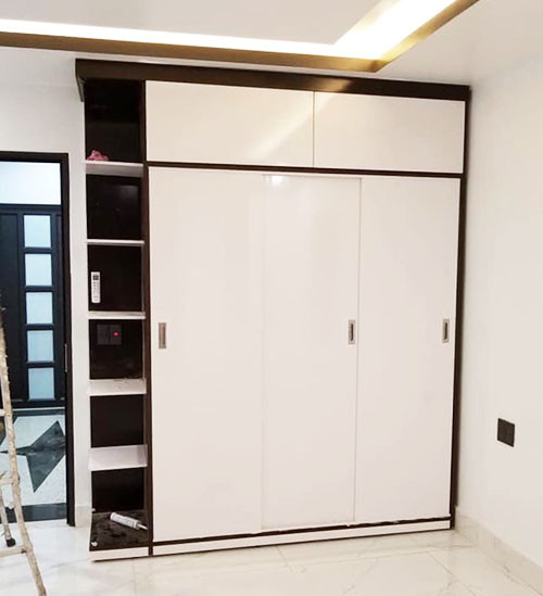 Tủ nhựa giả gỗ cửa lùa 3 cánh trắng vân gỗ