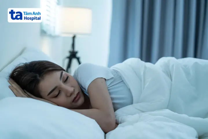 Hướng dẫn chọn bàn trà trong phòng ngủ phù hợp không gian