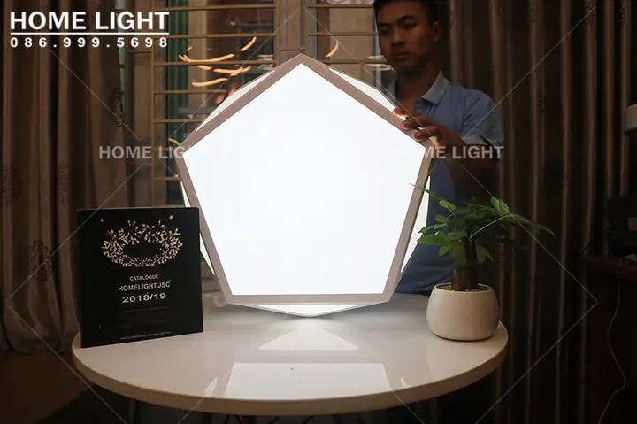 Đèn Áp Trần Phòng Ngủ: Lựa Chọn Ánh Sáng Tối Ưu Cho Giấc Ngủ Và Thẩm Mỹ Đèn Áp Trần Phòng Ngủ: Lựa Chọn Ánh Sáng Tối Ưu Cho Giấc Ngủ Và Thẩm Mỹ