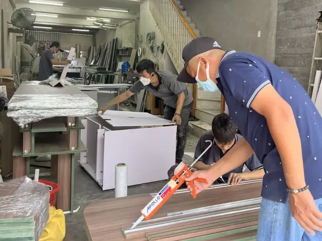 Bàn cửa sổ phòng ngủ: Hướng dẫn bố trí đẹp, chuẩn phong thủy