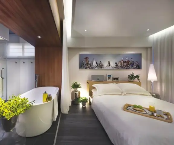 Bồn Tắm Đứng Trong Phòng Ngủ: Biến Không Gian Riêng Tư Thành Nơi Thư Giãn Đẳng Cấp