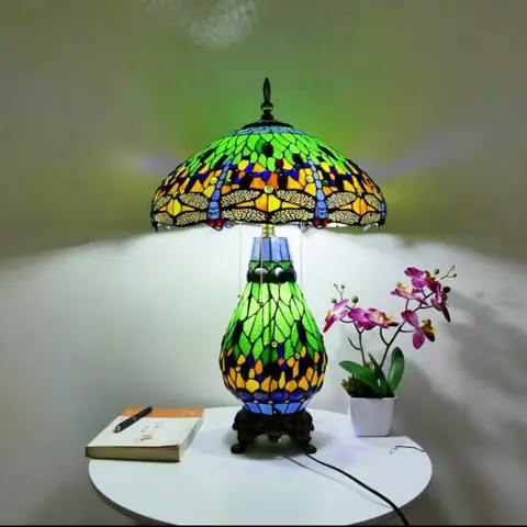 Nên Chọn Loại Đèn Bàn Phòng Ngủ Nào Phù Hợp Không Gian Hiện Đại?