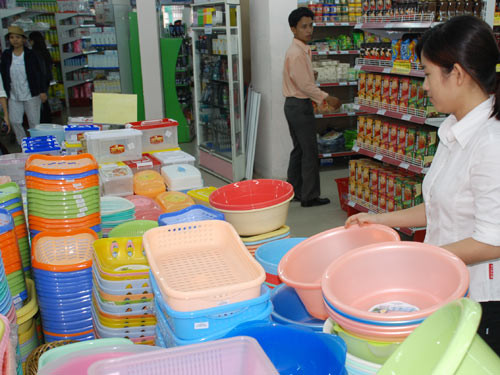 Cách bố trí không gian cửa hàng bán đồ nhựa gia dụng