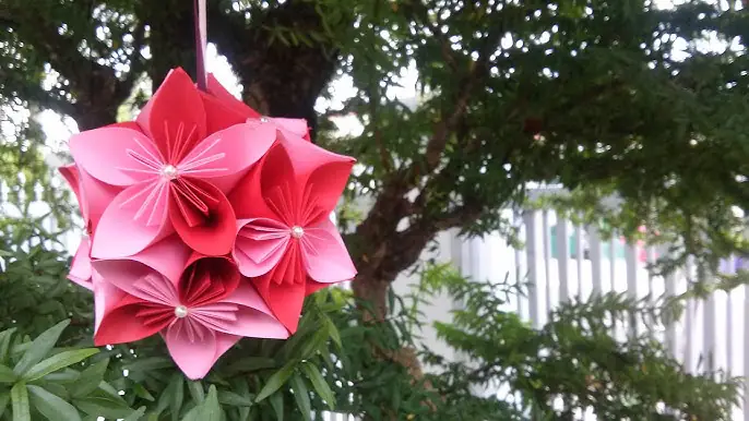 Làm hoa giấy trang trí phòng ngủ như thế nào? Làm hoa giấy trang trí phòng ngủ như thế nào?