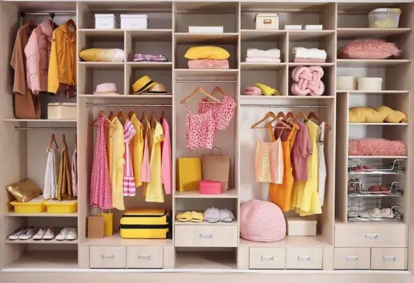 Tại sao cần phải sắp xếp tủ quần áo gọn gàng?
