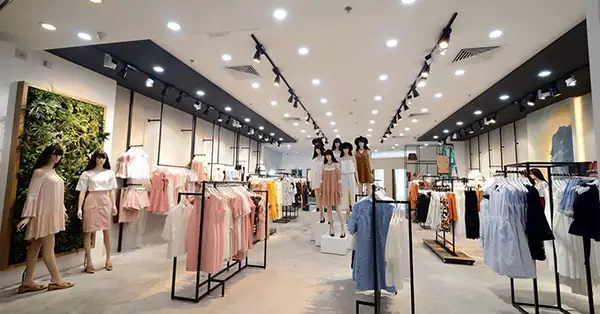 Cách Treo Quần Áo Trong Phòng Ngủ Hiệu Quả và Tiết Kiệm Không Gian