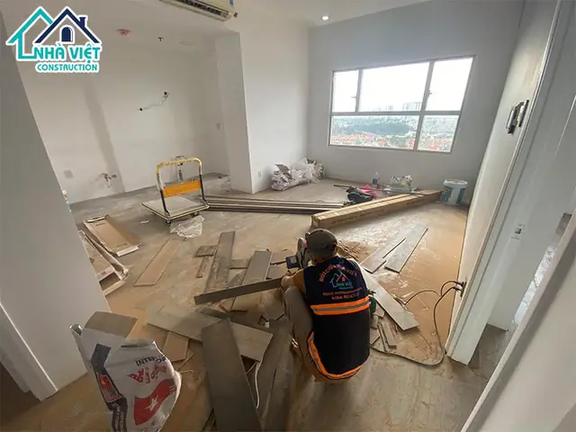 Thi công sàn gỗ căn hộ 2 phòng ngủ của anh Thạch Thi công sàn gỗ căn hộ 2 phòng ngủ của anh Thạch