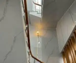 Có Nên Ốp Gỗ Phòng Ngủ Bằng Tấm Nhựa Giả Gỗ?