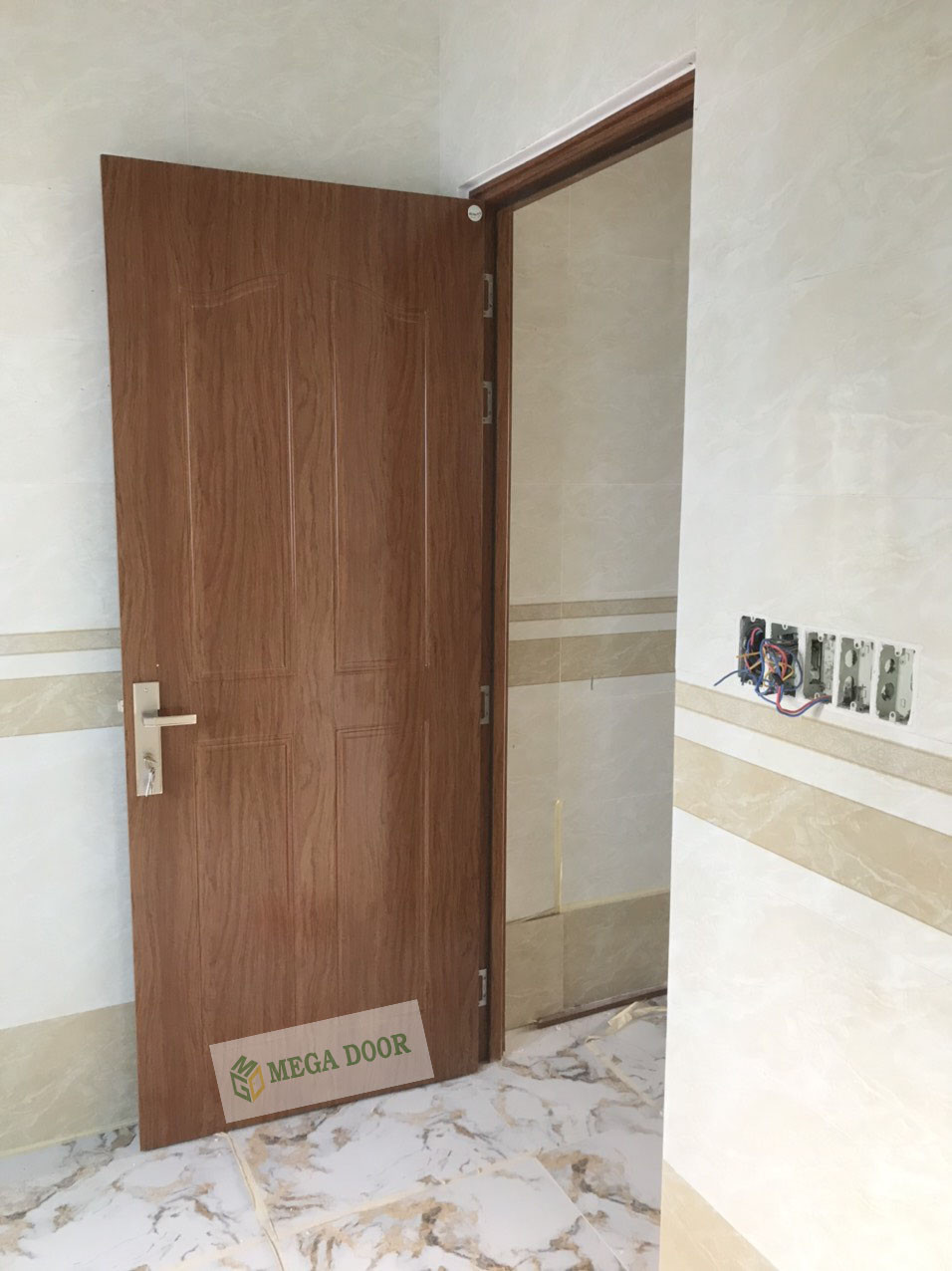 Cửa gỗ composite sơn vân gỗ