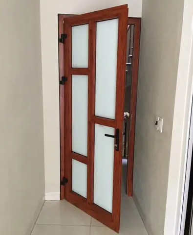 1. Top 15 mẫu cửa phòng ngủ nhôm Việt Pháp bền đẹp, sang trọng và đẳng cấp nhất