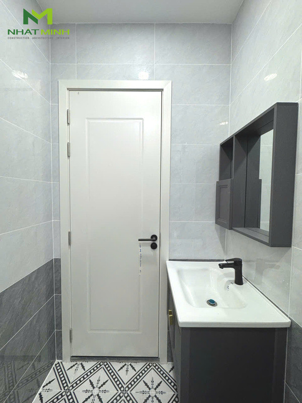 Cửa nhựa giả gỗ HaruHome màu trắng kết hợp huỳnh