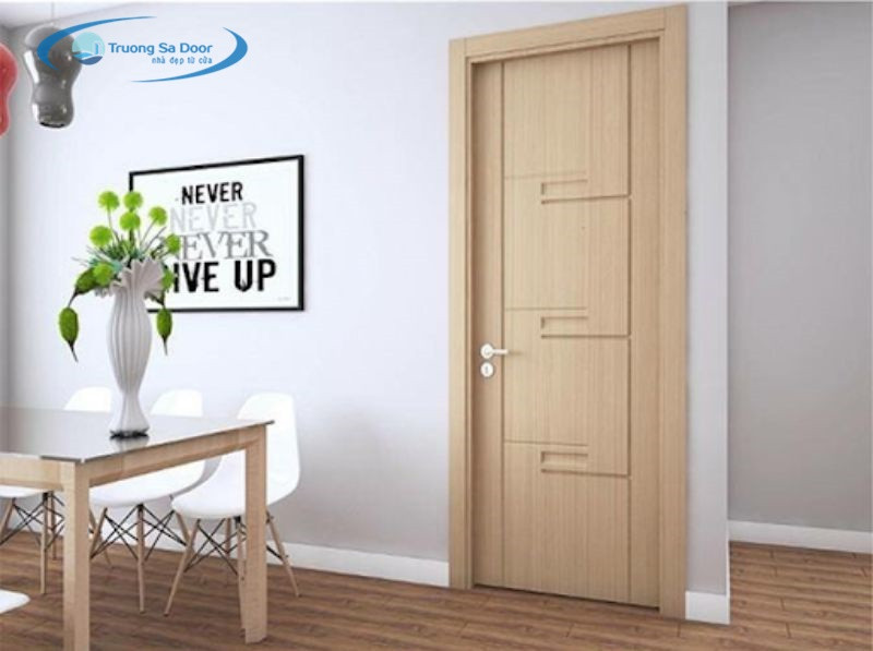 Cửa nhựa giả gỗ màu vàng nhạt tinh tế