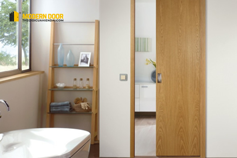 Cửa nhựa WC HUGE toilet thuộc phân khúc cao cấp với thiết kế sang trọng
