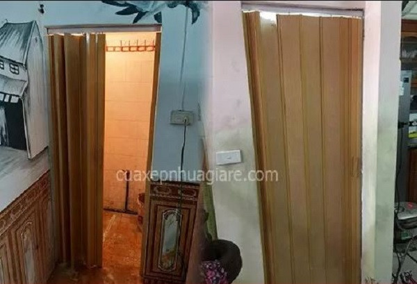 Cửa nhựa xếp nhà vệ sinh cao cấp màu vàng be đã lắp đặt hoàn thiện