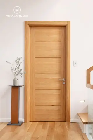 Cửa phòng ngủ bằng gỗ xoan đào: Ưu nhược điểm và lựa chọn tối ưu