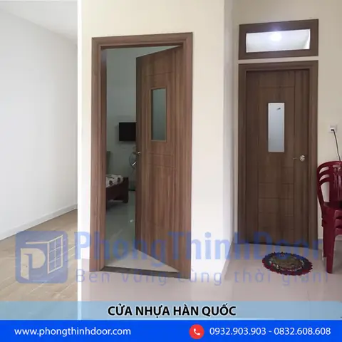 6. Cửa có ô thoáng tách rời. Ô thoáng nằm tách biệt so với bộ cửa