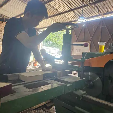 Huỳnh Gia Mộc- Xưởng chuyên Sản xuất cửa gỗ tự nhiên theo yêu cầu và theo thiết kế thực tế chuyên nghiệp