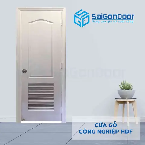 Mẫu cửa gỗ phòng ngủ màu trắng kết hợp ô chớp thông thoáng