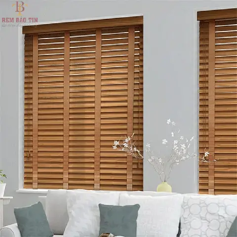 Tất Tần Tật Về Cửa Sổ Gỗ Phòng Ngủ: Mẫu Đẹp, Ưu Điểm & Lưu Ý