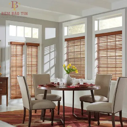 Tất Tần Tật Về Cửa Sổ Gỗ Phòng Ngủ: Mẫu Đẹp, Ưu Điểm & Lưu Ý