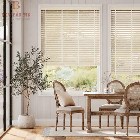 Tất Tần Tật Về Cửa Sổ Gỗ Phòng Ngủ: Mẫu Đẹp, Ưu Điểm & Lưu Ý